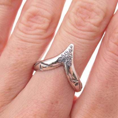 925 Sterling Silver Vintage Modernist V-Shape Oxidized Ring Size 6.5