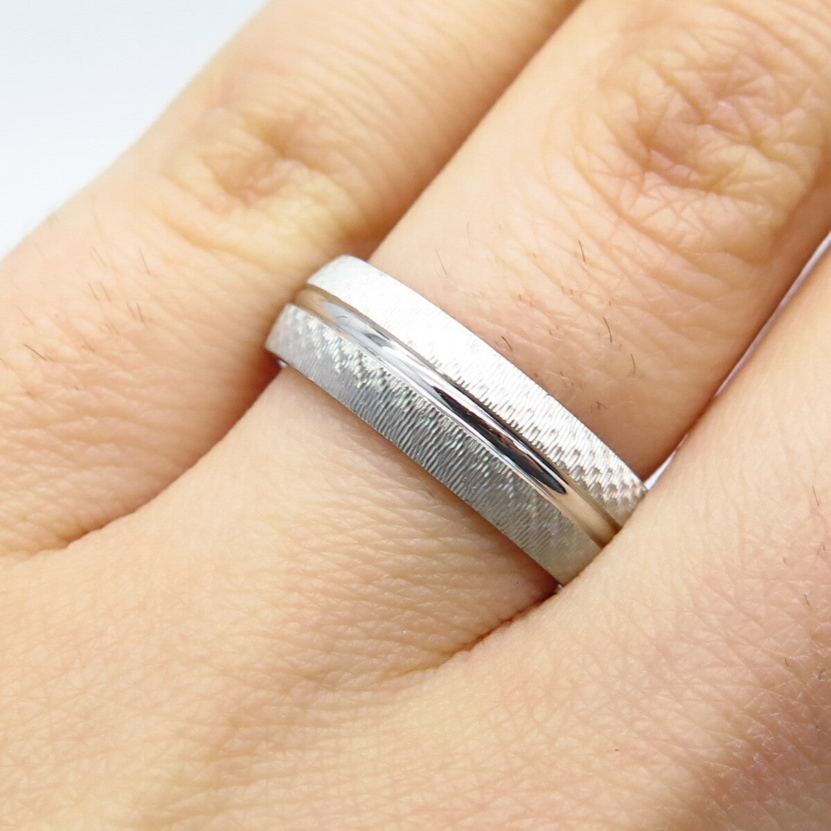 925 Sterling Silver Textured Band Ring Size 5.75