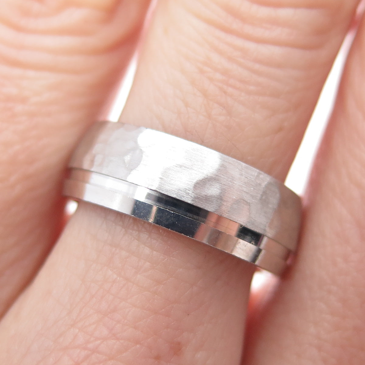 925 Sterling Silver Hammered Band Ring Size 8.25