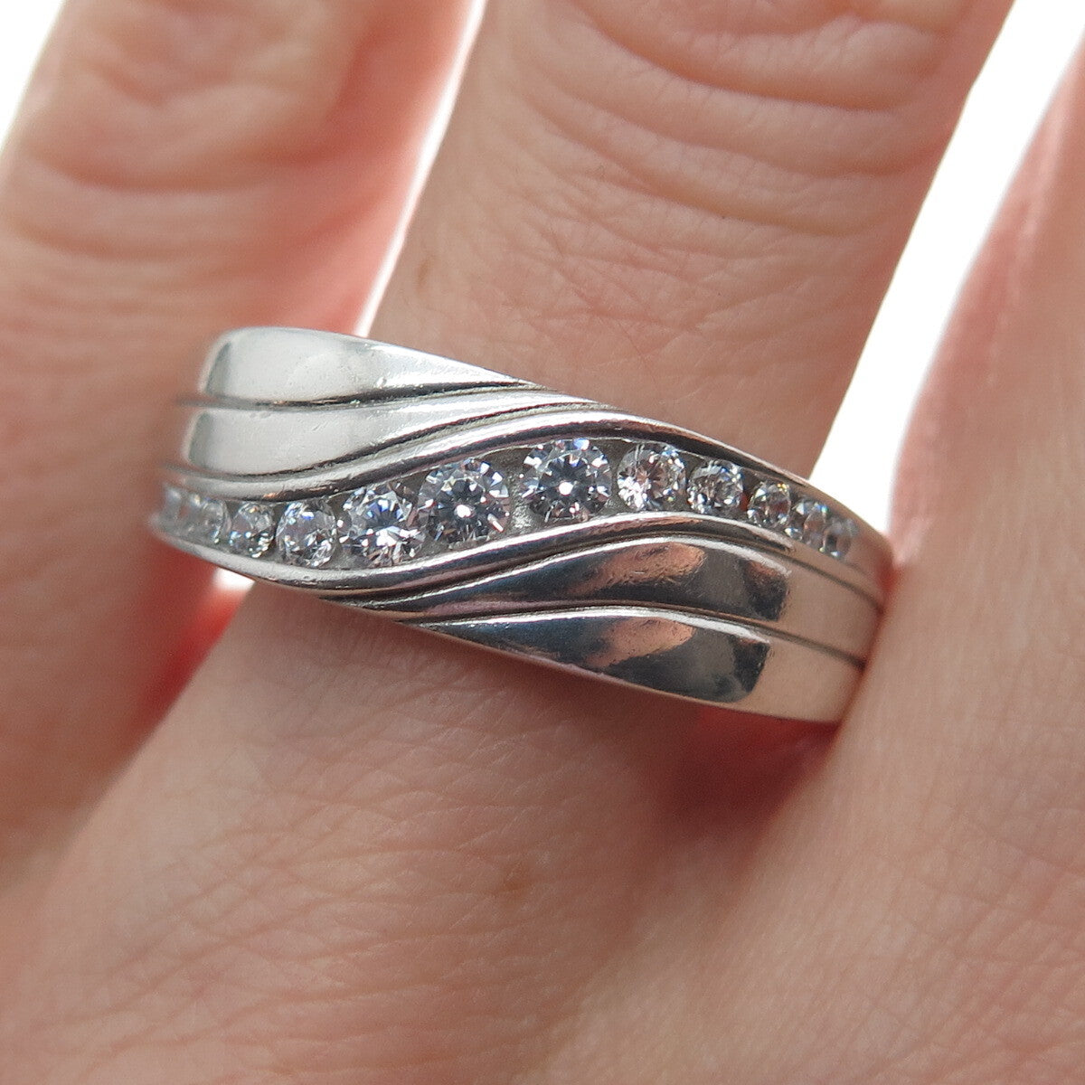 925 Sterling Silver Round-Cut Graduated C Z Wave Ring Size 10