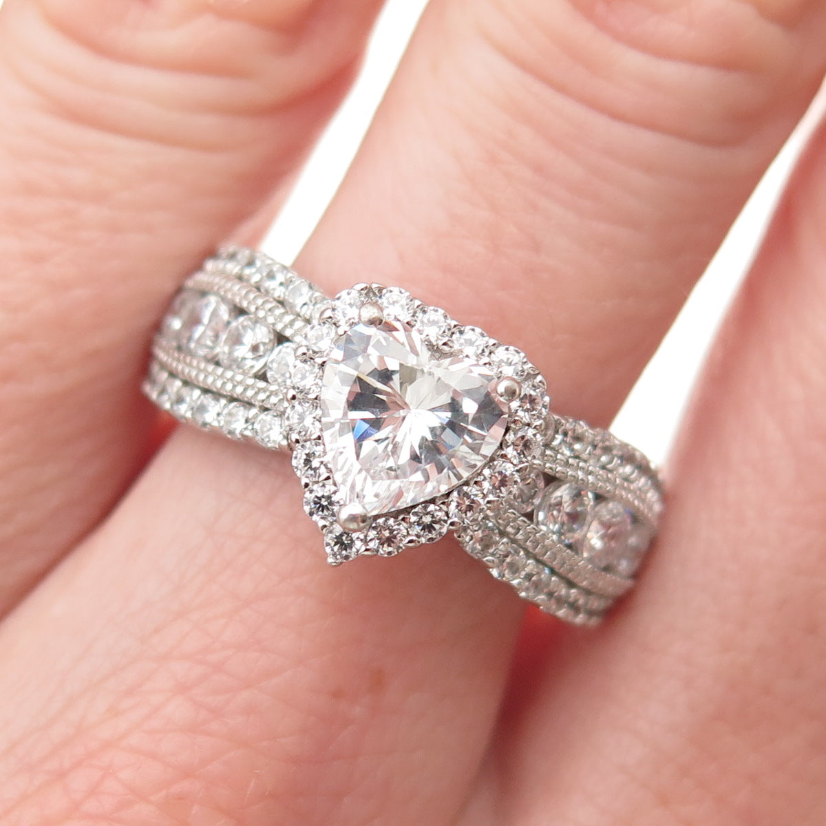 925 Sterling Silver Real Heart & Round-Cut C Z Promise Ring Size 9.25