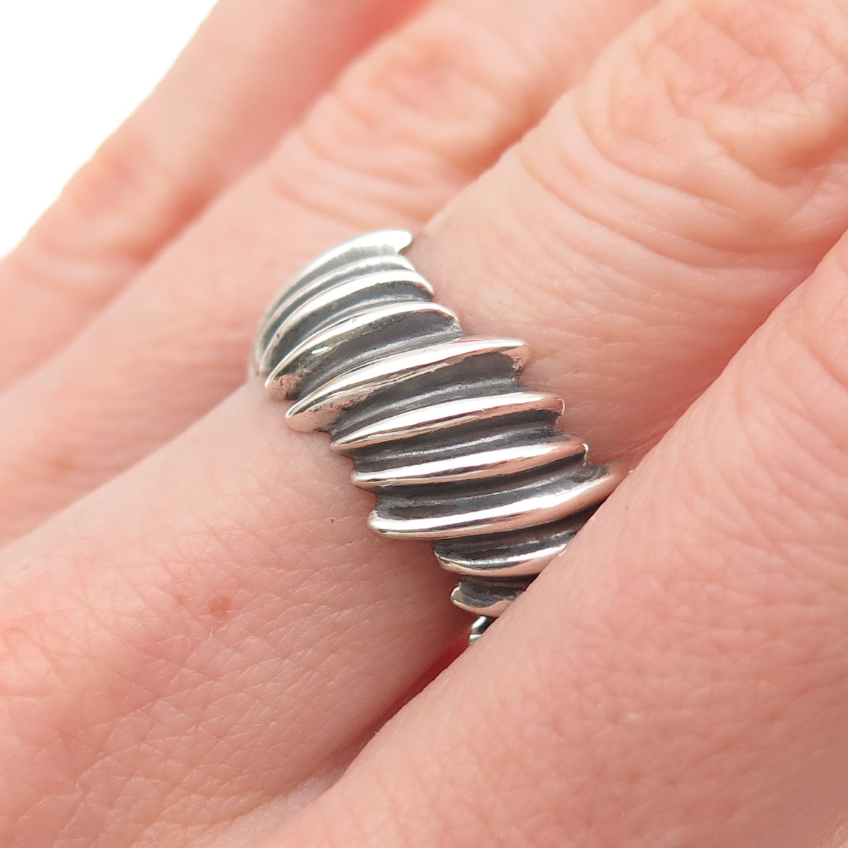 925 Sterling Silver Vintage EFS Mexico Modernist Ribbed Oxidized Ring Size 7.5