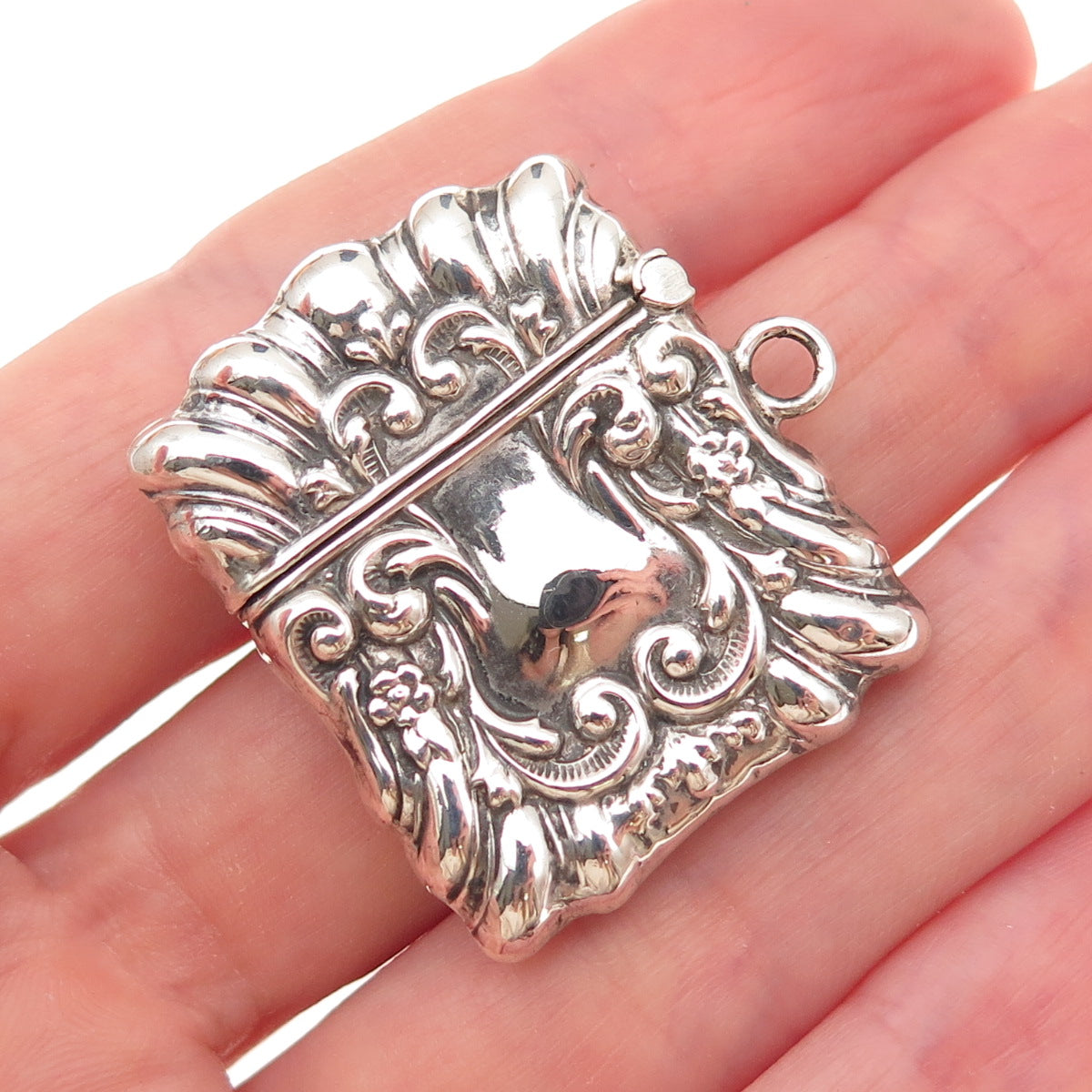 925 Sterling Silver Antique Art Deco Repousse Oxidized Stamp Box / Case
