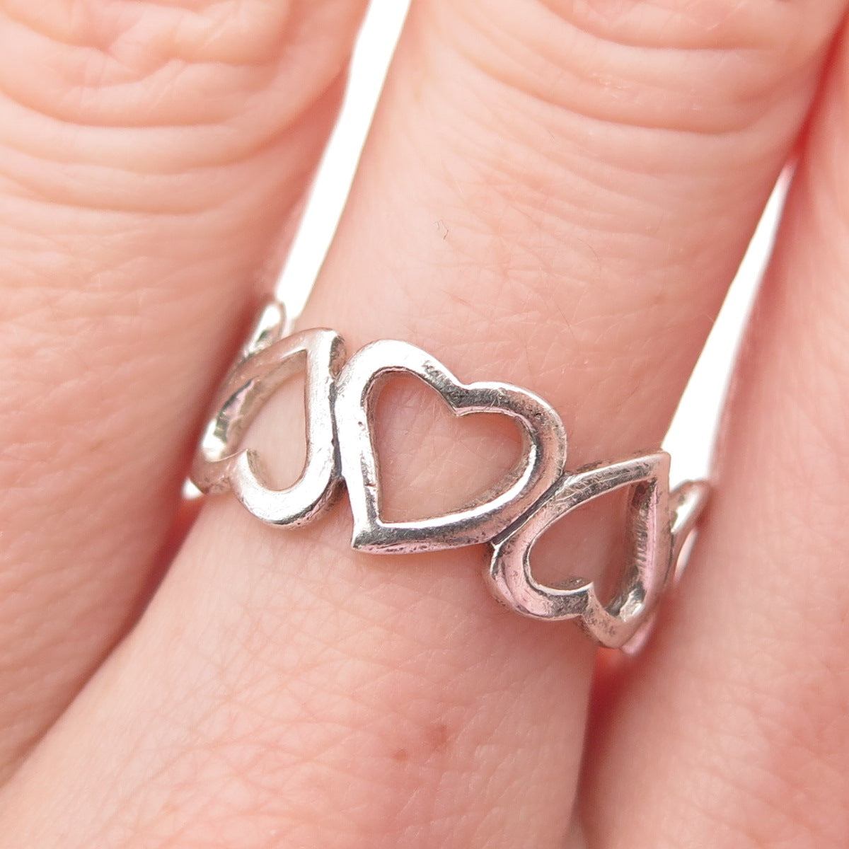 925 Sterling Silver Vintage Open Heart All Around Ring Size 8