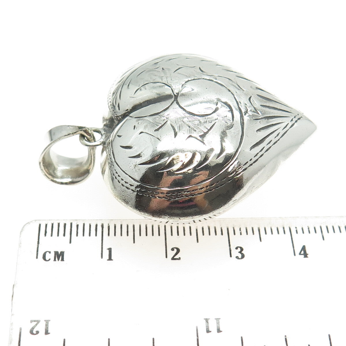 CHAPAL ZENRAY 925 Sterling Silver Vintage Engraved Puffy Heart Pendant