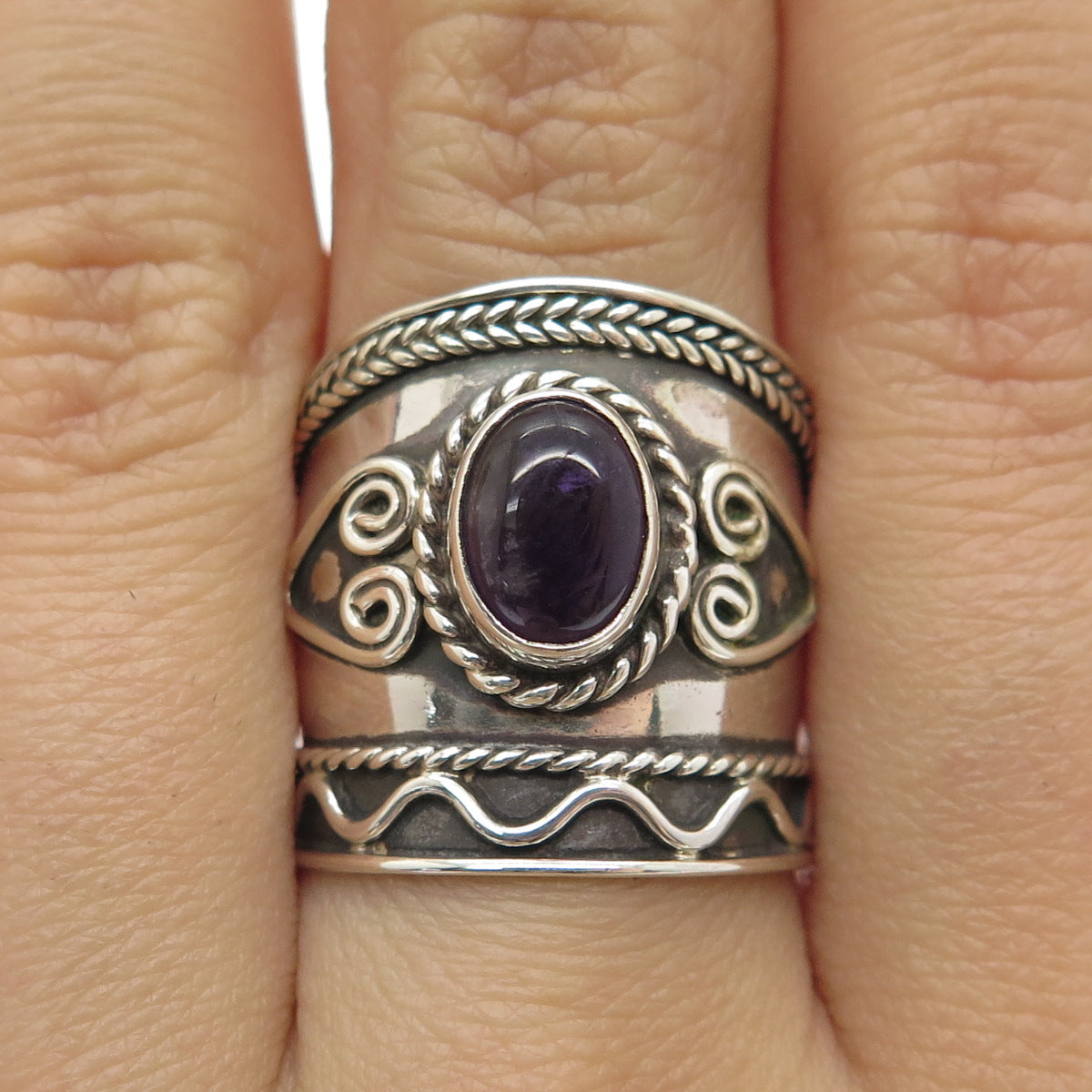 925 Sterling Silver Vintage Real Amethyst Gemstone Boho / Ethnic Ring Size 6.25