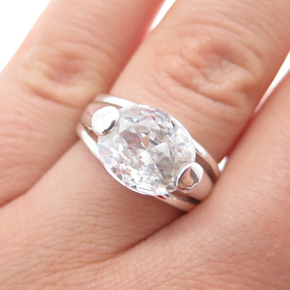 925 Sterling Silver Oval-Cut C Z Engagement Ring Size 7.25