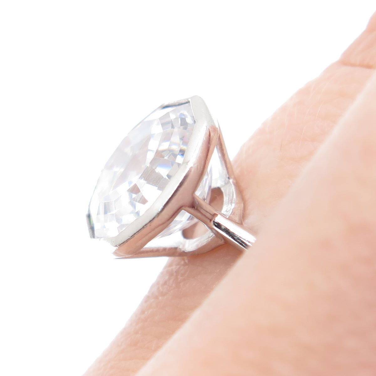DEE BERKLEY JEWELRY 925 Sterling Silver C Z Engagement Ring Size 7.25