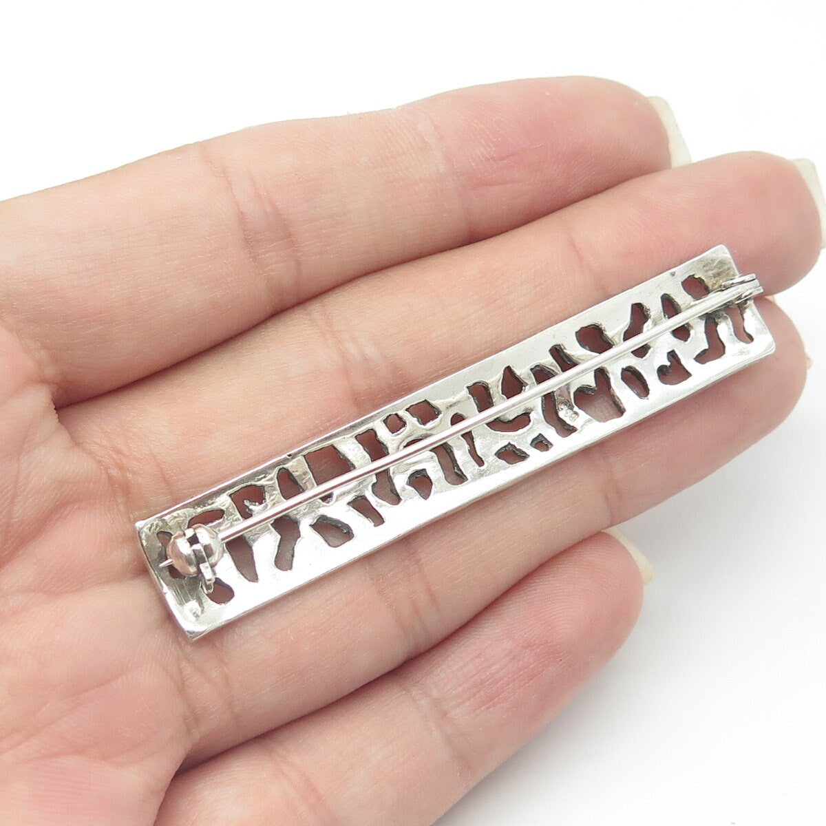 835 Silver Vintage Vague Oxidized Perforated Rectangle Pin Brooch