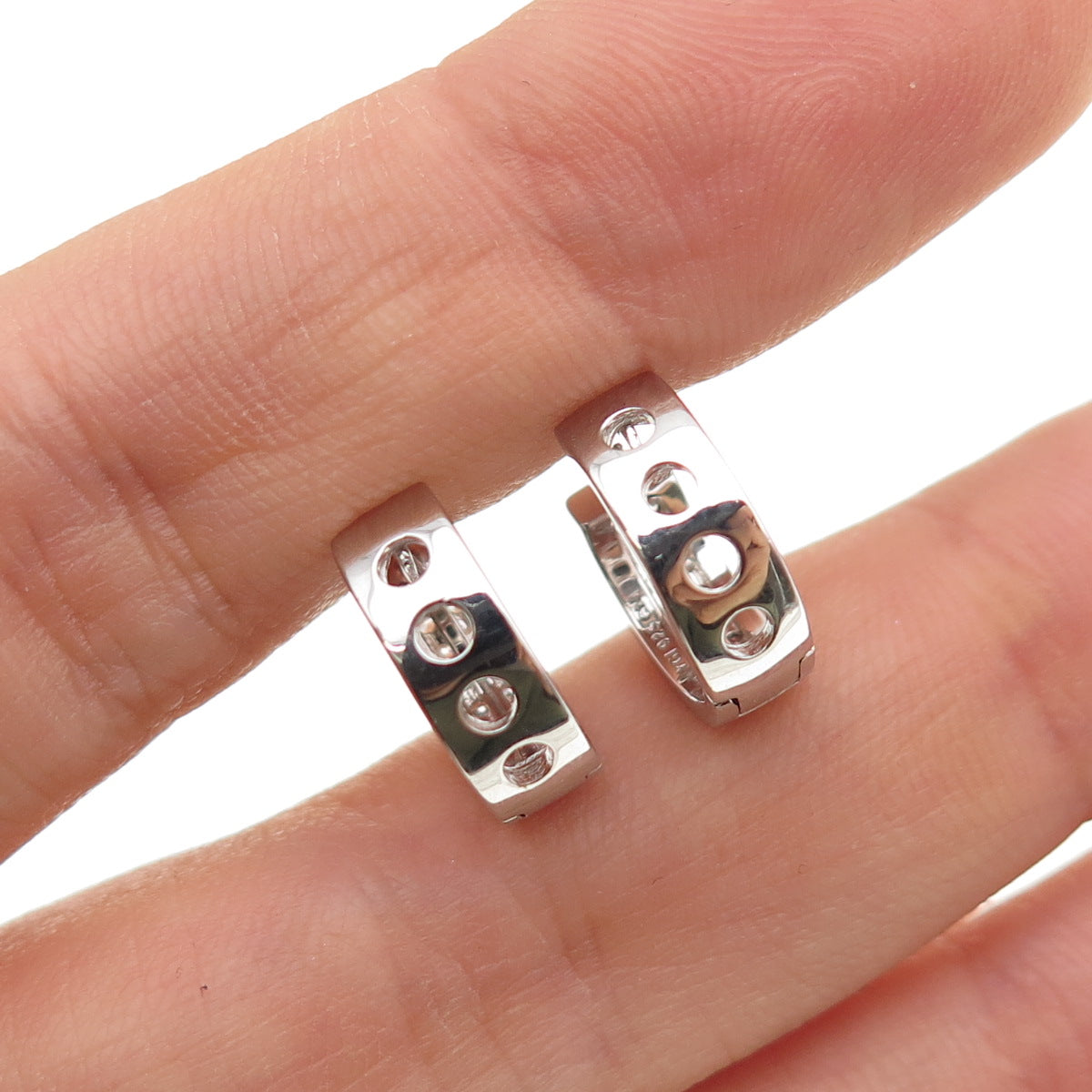 925 Sterling Silver Round-Cut C Z Hoop Earrings