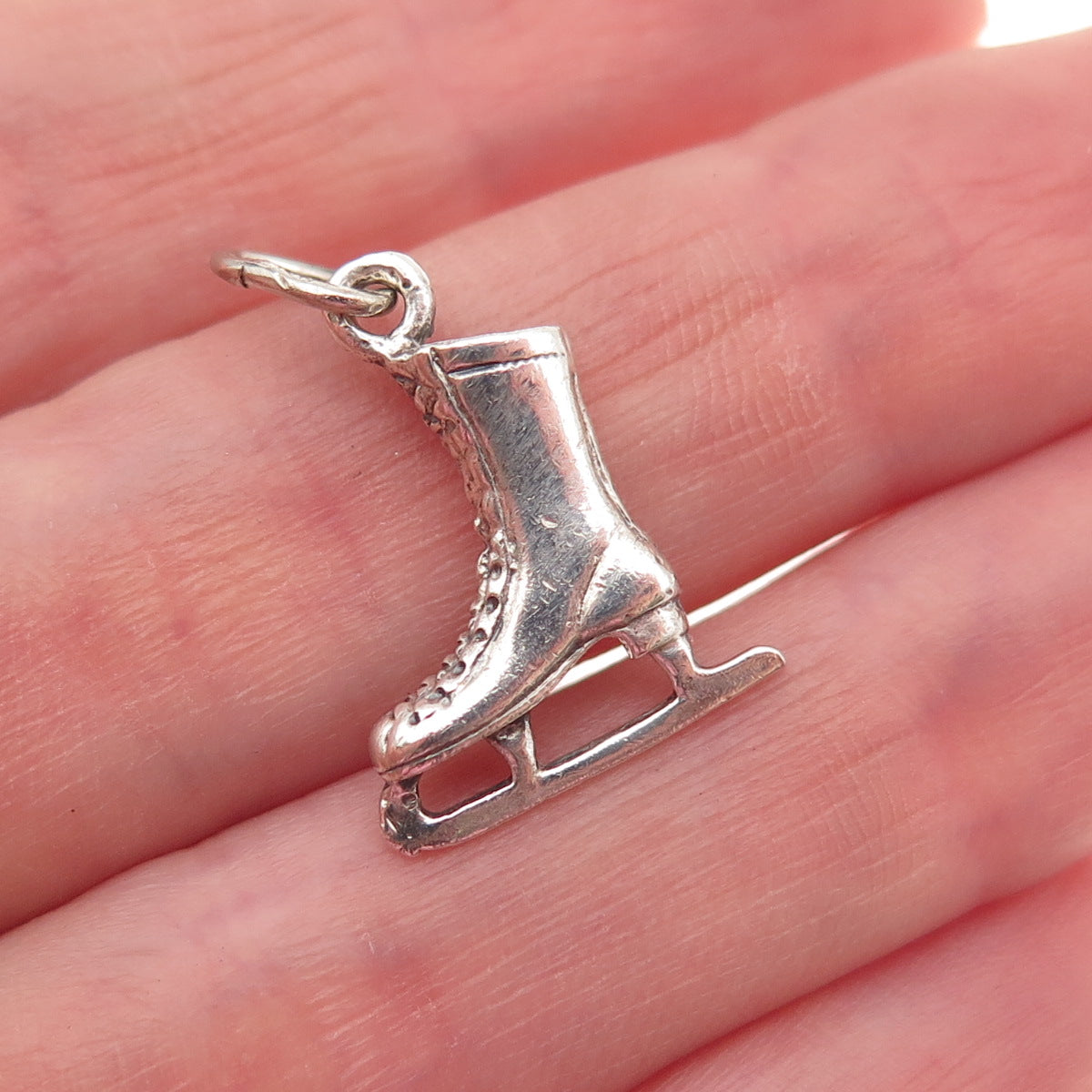 Beau 925 Sterling Silver Vintage Ice Skating Shoe Oxidized Charm Pendant