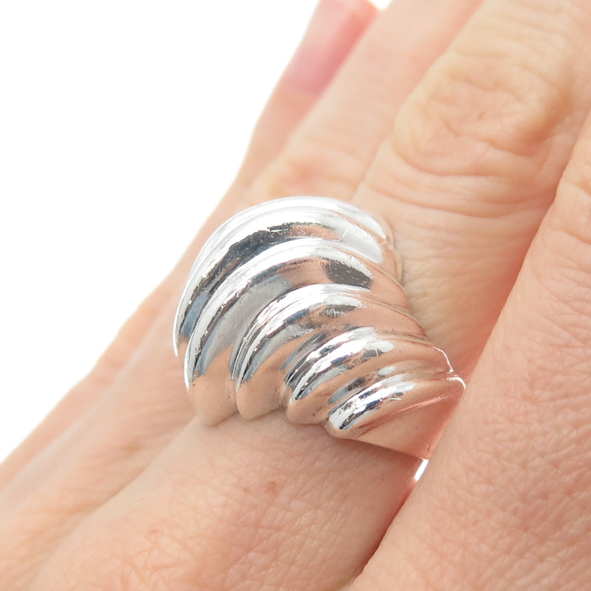 925 Sterling Silver Vintage Modernist Ribbed Dome Ring Size 6.25