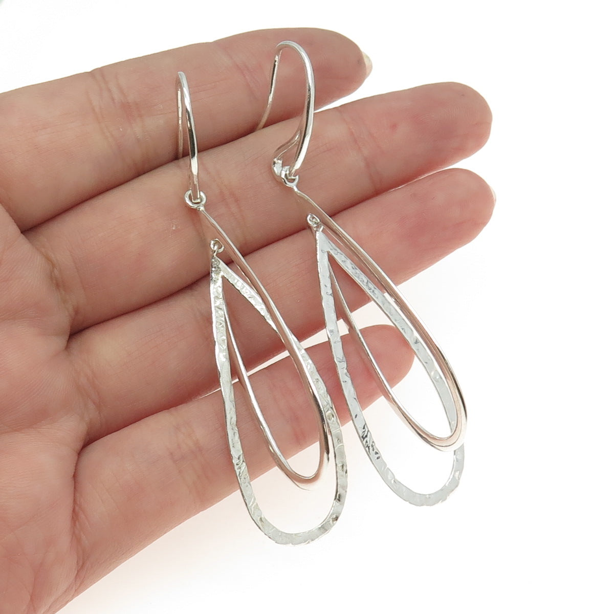 925 Sterling Silver Vintage Modernist Hammered Teardrop Dangling Earrings