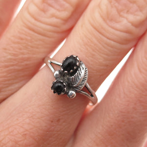 Old Pawn Sterling Silver Vintage Southwestern Black Onyx Feather Ring Size 7.5