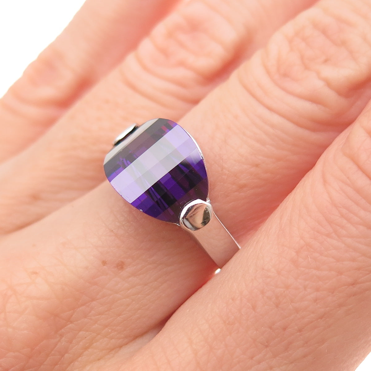 925 Sterling Silver Lavender C Z Ring Size 7