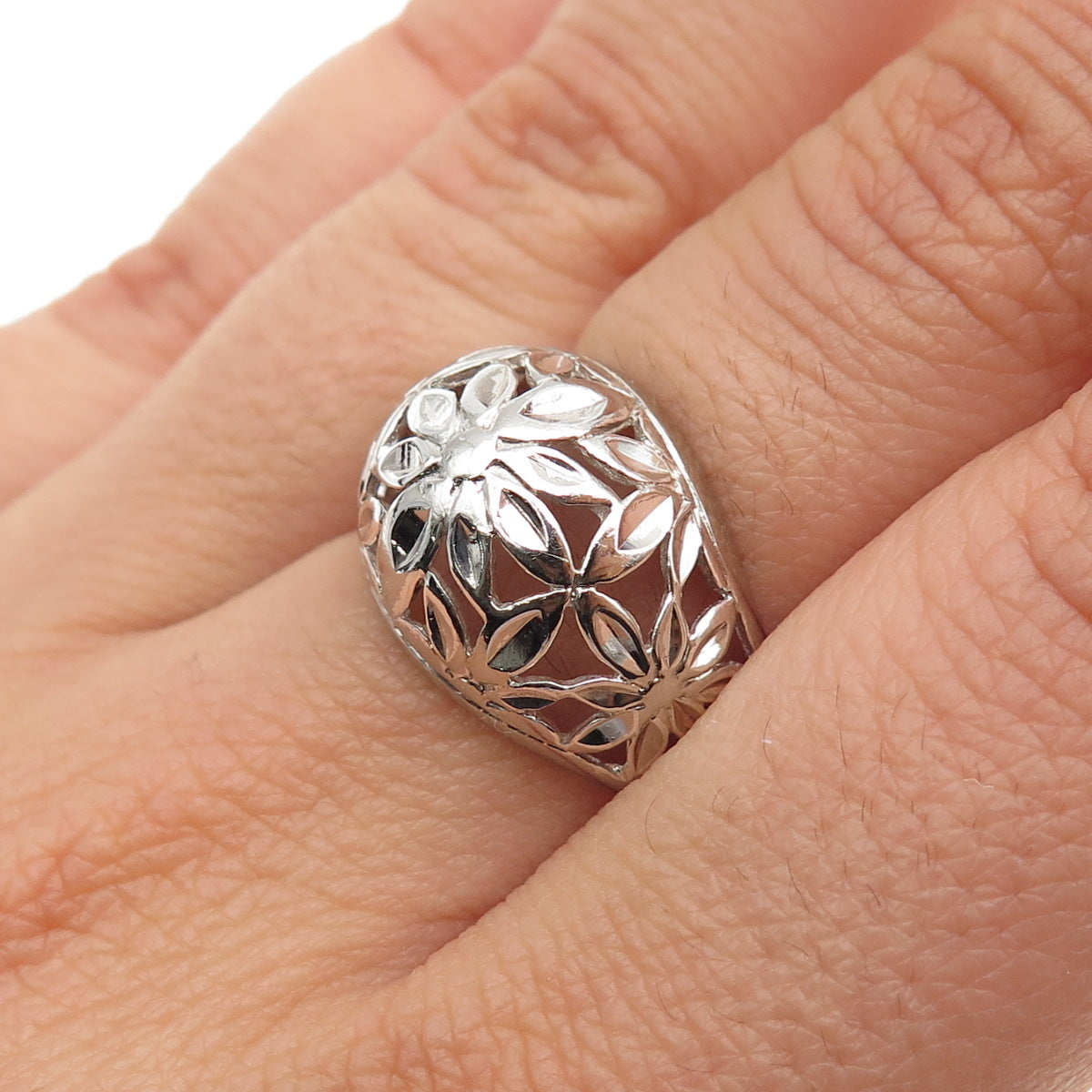 925 Sterling Silver Vintage Flower Dome Ring Size 7.25
