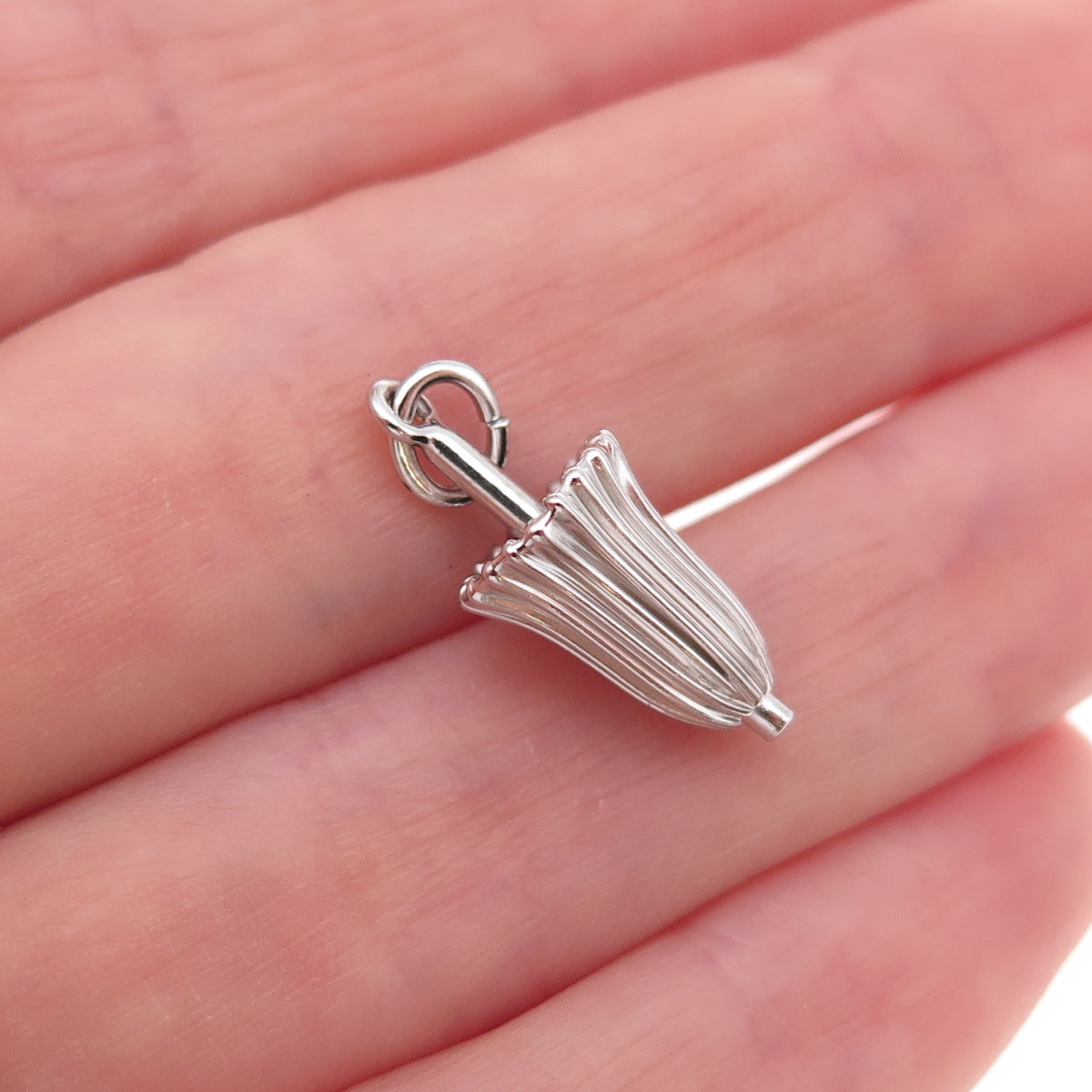 Art's Elegance 925 Sterling Silver Vintage Umbrella Oxidized 3D Charm Pendant