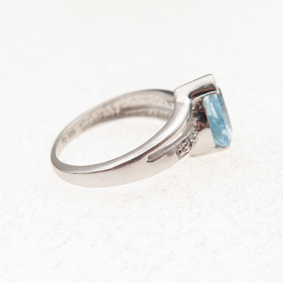 925 Sterling Silver Vintage Real Diamond & Blue Topaz Ring Size 5