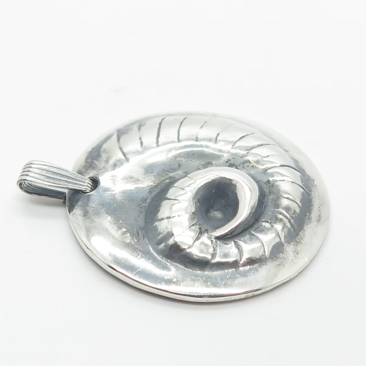 925 Sterling Silver Vintage Snake Tail Round Pendant