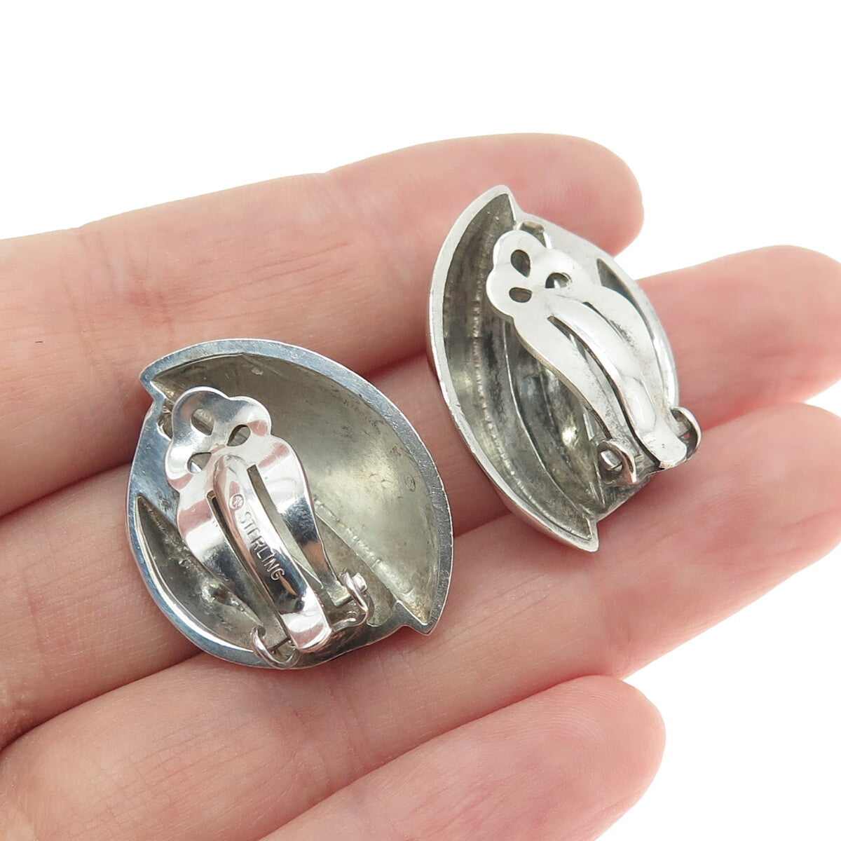 925 Sterling Silver VSS Vintage White & Black Onyx Modernist Clip On Earrings