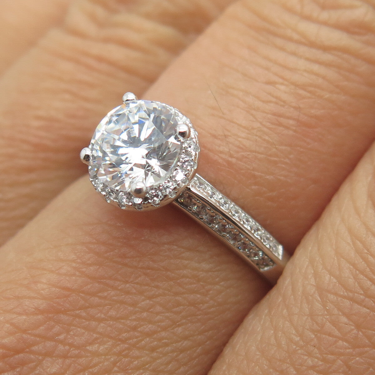 DIAMONOX 925 Sterling Silver Round-Cut Shaped C Z Engagement Ring Size 7