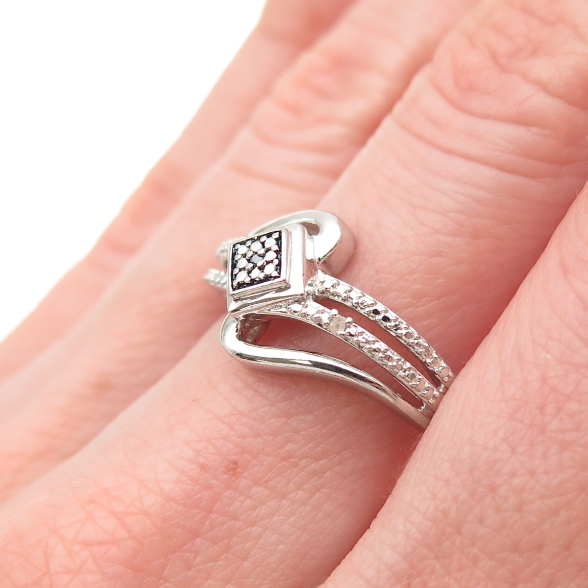 KRN KIRAN 925 Sterling Silver Real Round-Cut Blue & White Diamond Ring Size 7