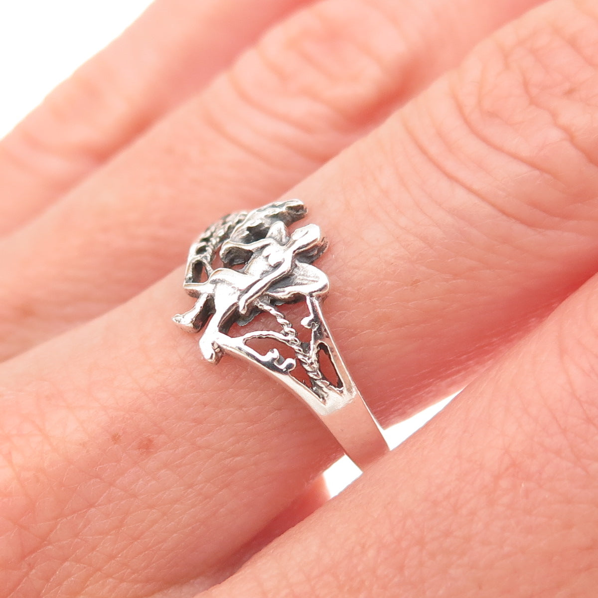 925 Sterling Silver Vintage Fairy Oxidized Ring Size 7.75
