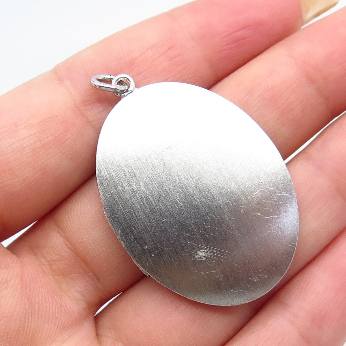 925 Sterling Silver Vintage Etched Floral Oval Pendant