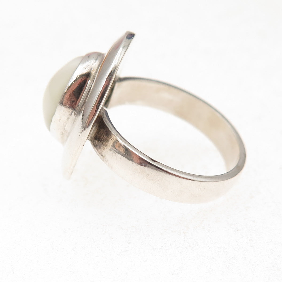 925 Sterling Silver Vintage Lab-Created Cat's Eye Modernist Ring Size 7.75