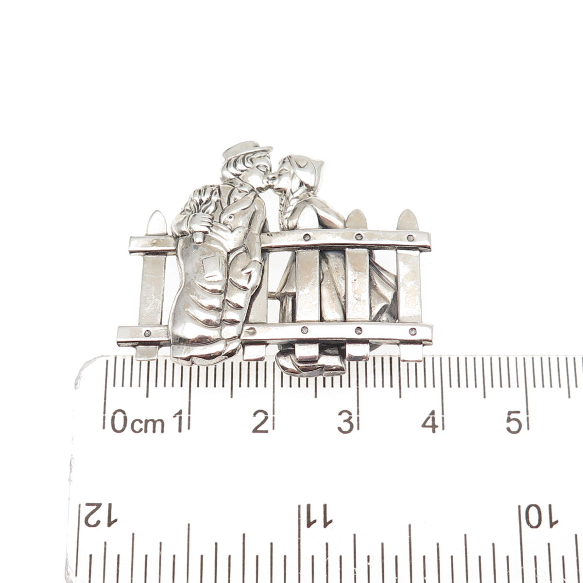 925 Sterling Silver Vintage Dutch Couple Kissing Oxidized Pin Brooch