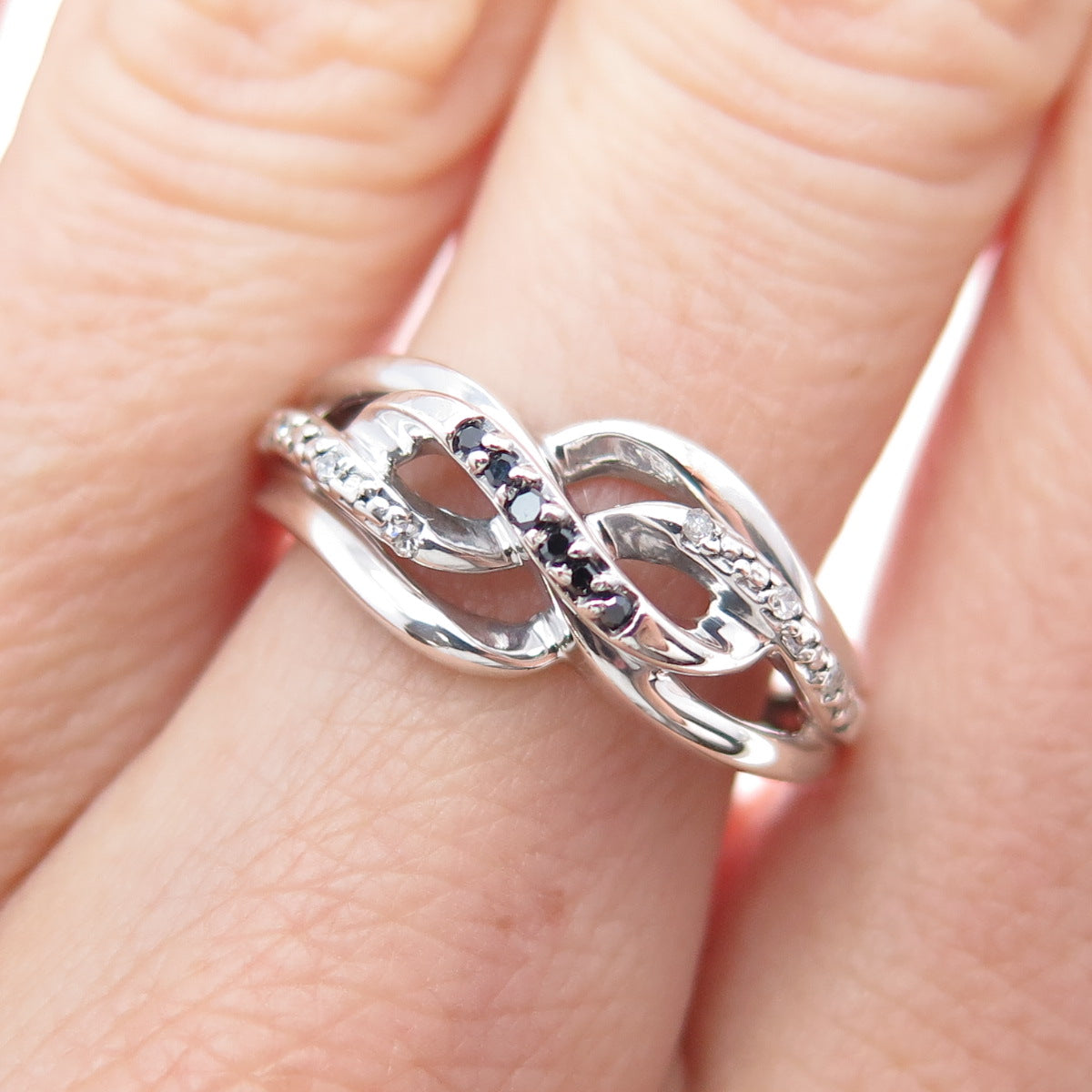 925 Sterling Silver Real Round-Cut Black & White Diamond Twisted Ring Size 7