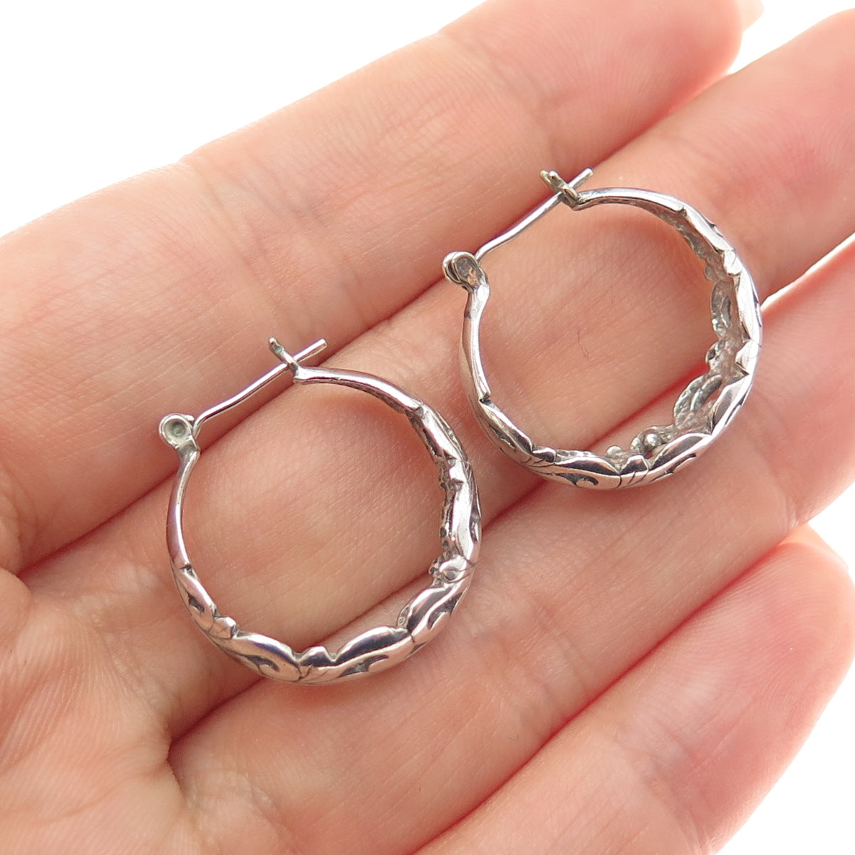 925 Sterling Silver Vintage Ornate Floral Oxidized Hoop Earrings