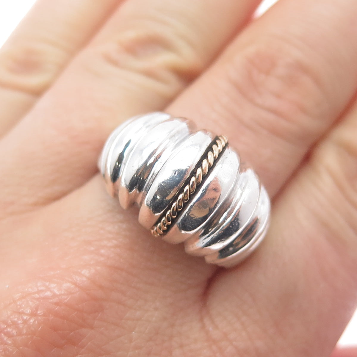 14K Gold 925 Sterling Silver Vintage Modernist Ribbed Oxidized Ring Size 11.75