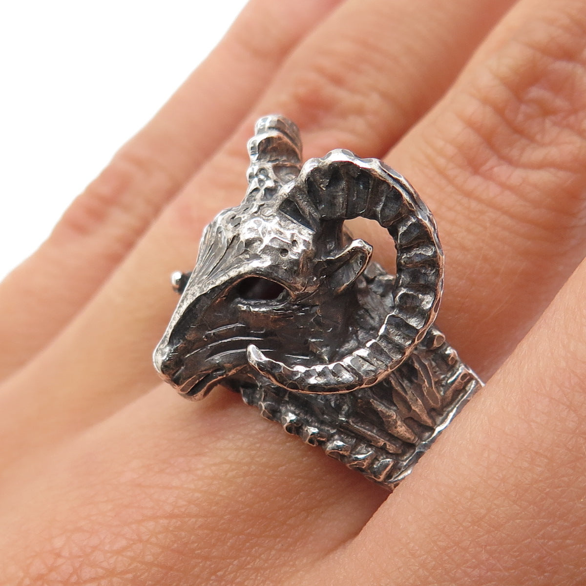 925 Sterling Silver Vintage Aries Zodiac Sign Oxidized Ring Size 11.5