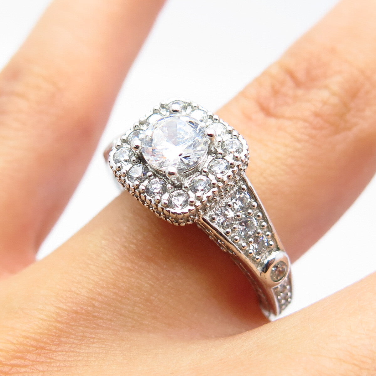 925 Sterling Silver Round-Cut C Z Ring Size 6