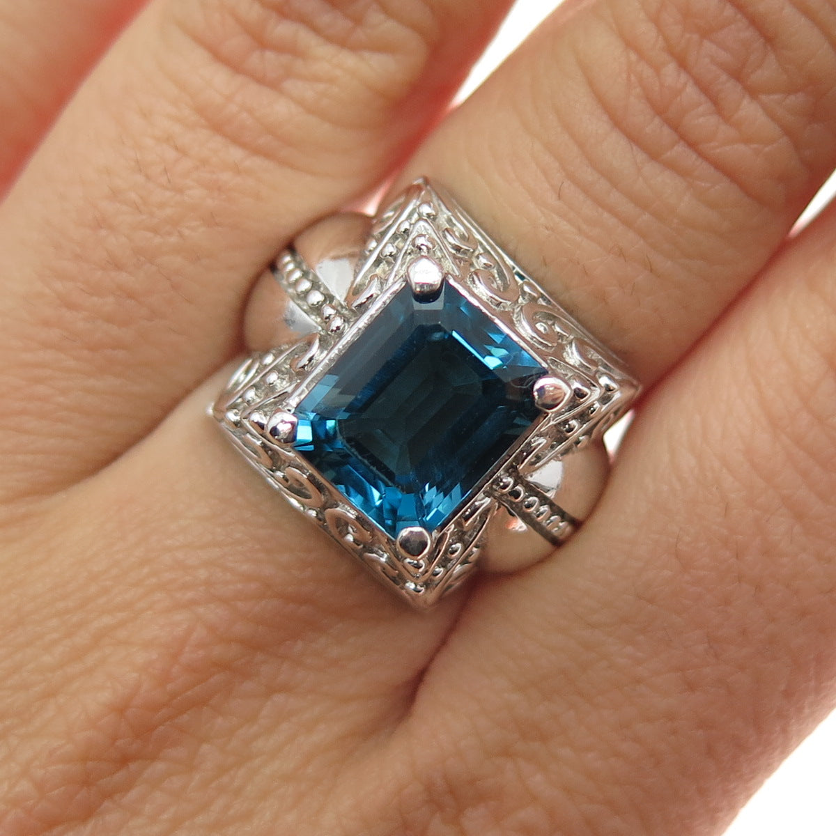 925 Sterling Silver Vintage Real Emerald-Cut Swiss Blue Topaz Ring Size 6.25