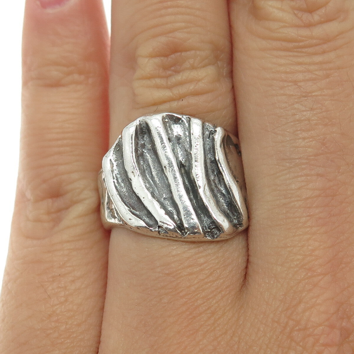 925 Sterling Silver Vintage Ribbed Modernist Ring Size 7.5