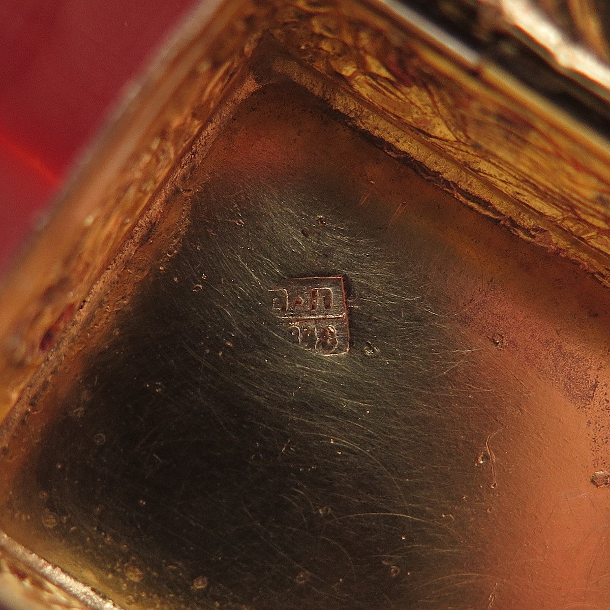 84 Silver Antique 1848 European Barley Plant Repousse Oxidized Pill / Snuff Box