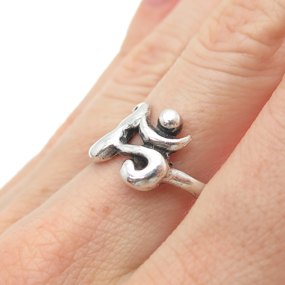 925 Sterling Silver Vintage Om Mantra Oxidized Ring Size 8.25