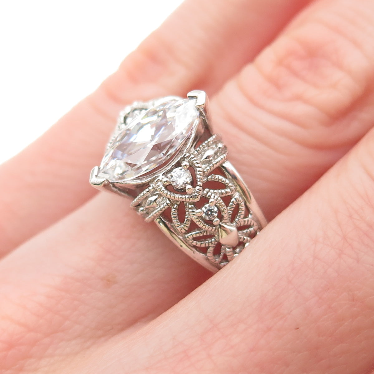 925 Sterling Silver Marquise & Round-Cut C Z Floral Ring Size 6.25