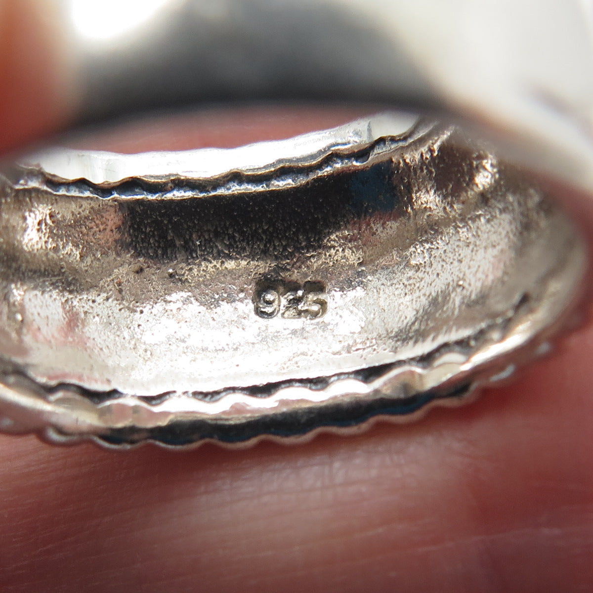 925 Sterling Silver Vintage Modernist Shell Oxidized Ring Size 6.75