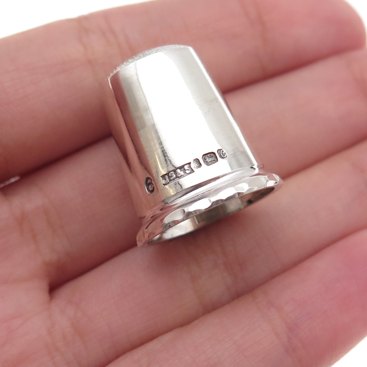 John Sanderson & Son 925 Sterling Vintage 1977 Sheffield Engraved Sewing Thimble