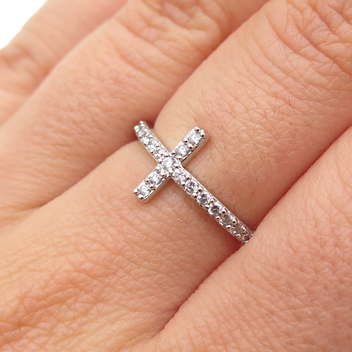 925 Sterling Silver Round-Cut C Z Cross Ring Size 6.25