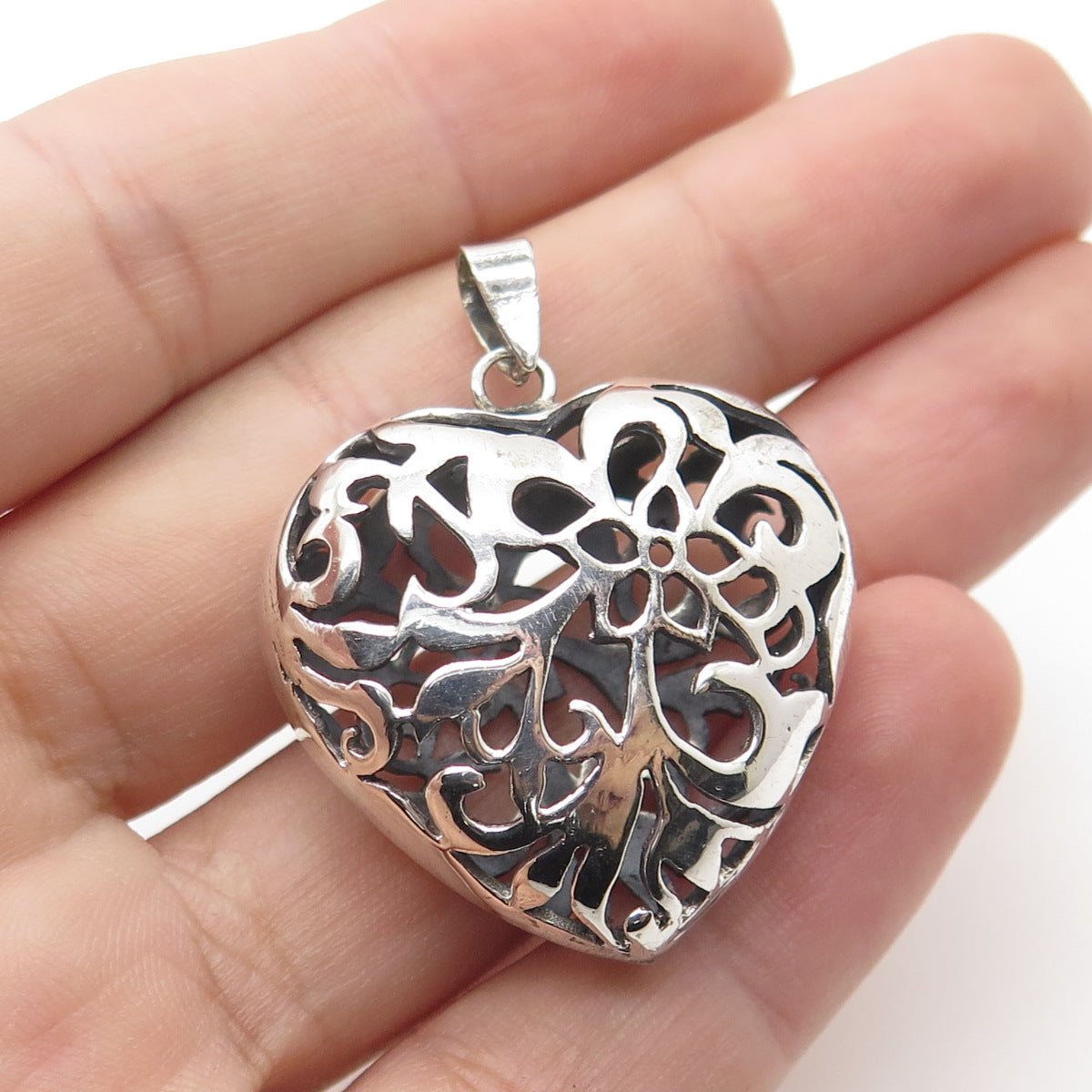 925 Sterling Silver Vintage Ornate Puffy Heart 3D Pendant