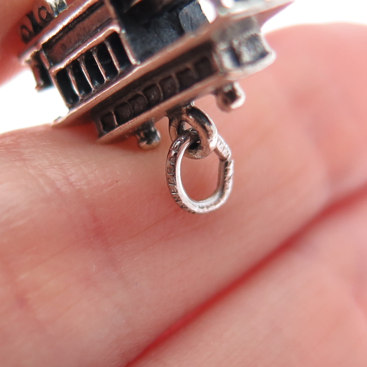 DANECRAFT Sterling Silver Vintage San Francisco Cable Car Mini 3D Charm Pendant