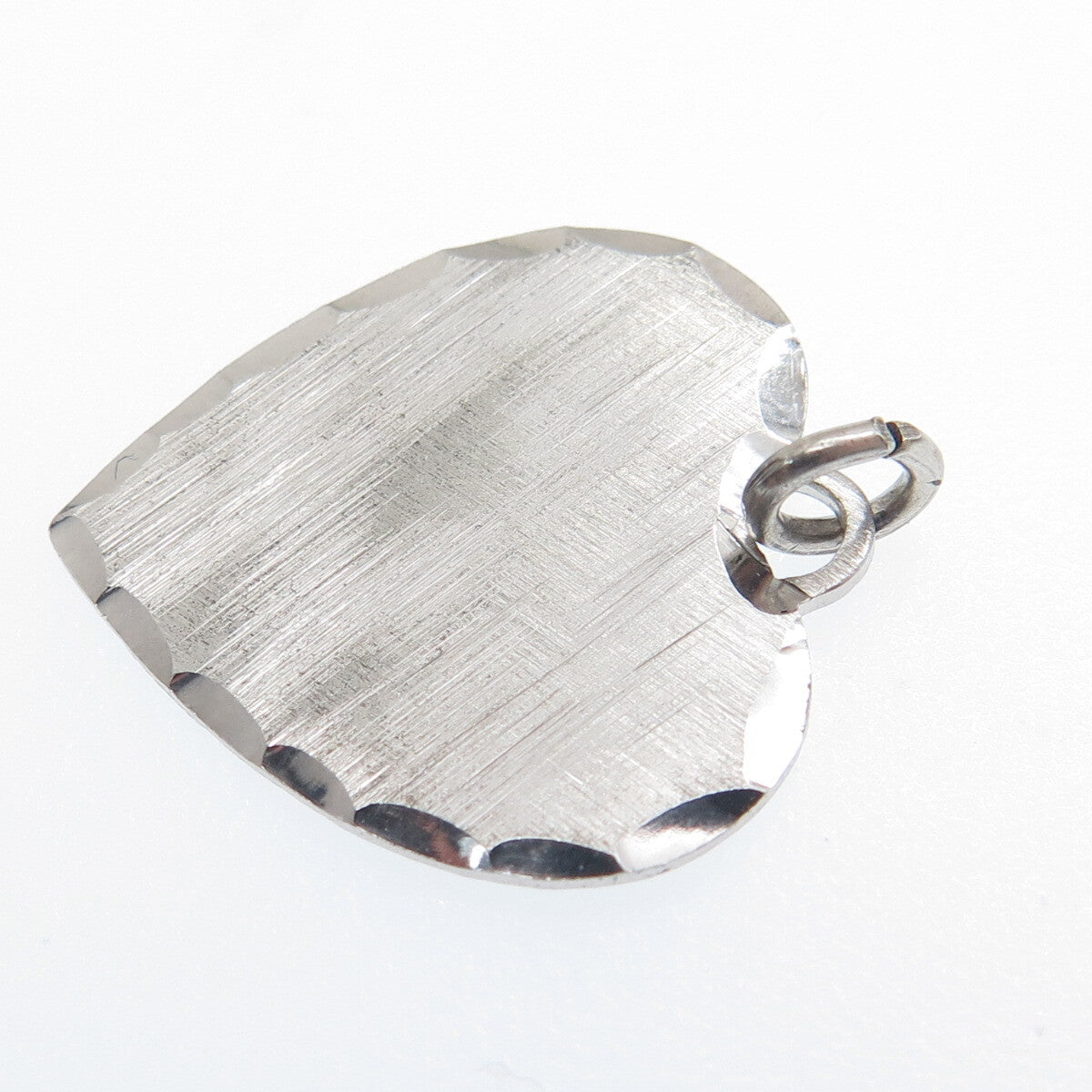 WELLS 925 Sterling Silver Vintage Diamond-Cut Heart Minimalist Charm Pendant