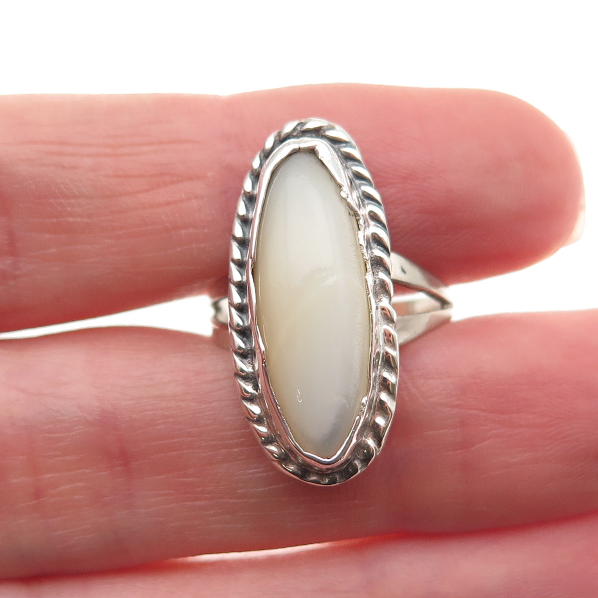 Old Pawn 925 Sterling Silver Vintage Southwestern MOP Tribal Ring Size 6.5