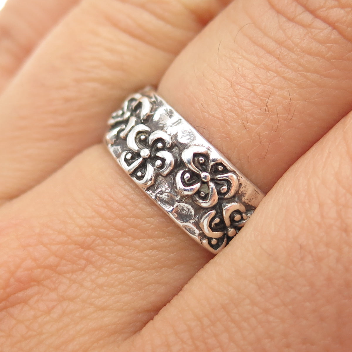 SARDA 925 Sterling Silver Vintage Flower Oxidized Band Ring Size 7.25