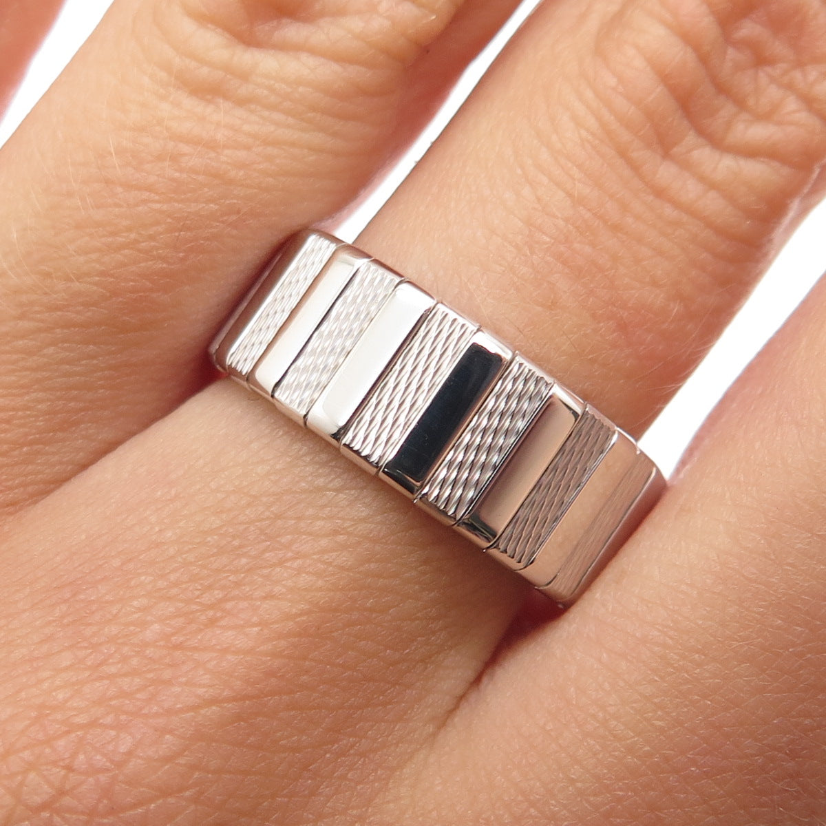 NEOS 925 Sterling Silver Textured Ribbed Band Ring Size 8.75
