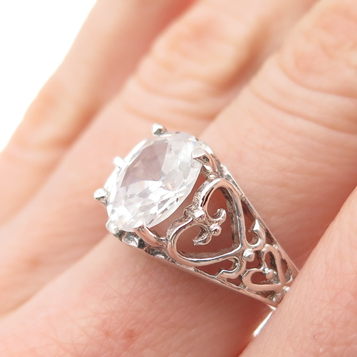 925 Sterling Silver Oval-Cut C Z Heart Promise Ring Size 8
